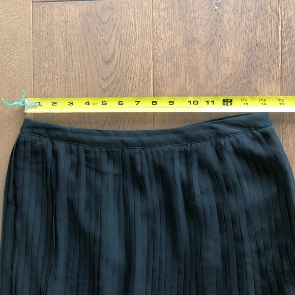 Forever 21 Pleated Skirt - Picture 4 of 5